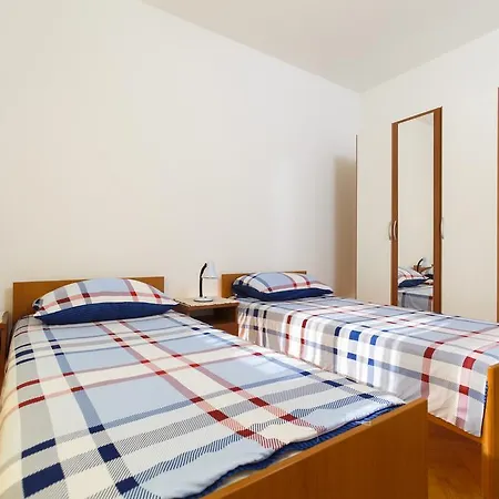 Lucia Apartment *