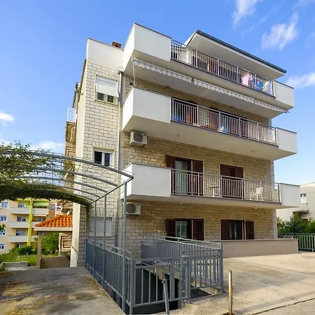 Apartment Lucia Split
