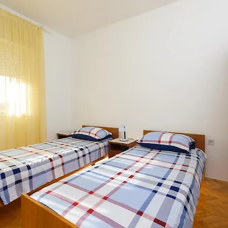 Lucia Apartment *