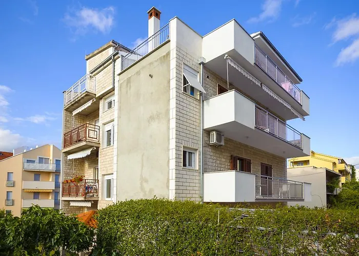 Apartment Lucia *